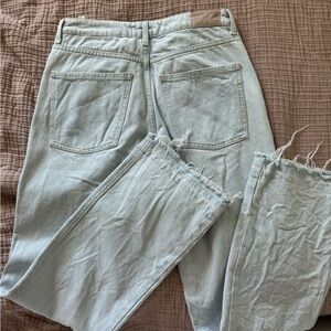 Adorable straight leg Zara jeans!!